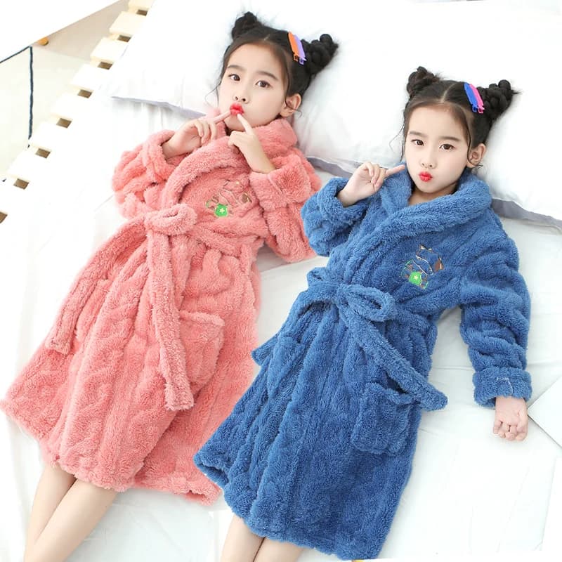 Nuovo arrivo accappatoio bambini moda flanella indumenti da notte caldi per ragazze grandi autunno inverno bambini Cartoon camicie da notte pigiama bambino