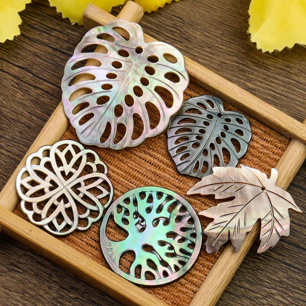 Natural Tahitian Black MOP Pearl Mother of Pearl Pendant Laser Engraving Tree of Life Geometric Leaf Fashion Jewelry Accessories