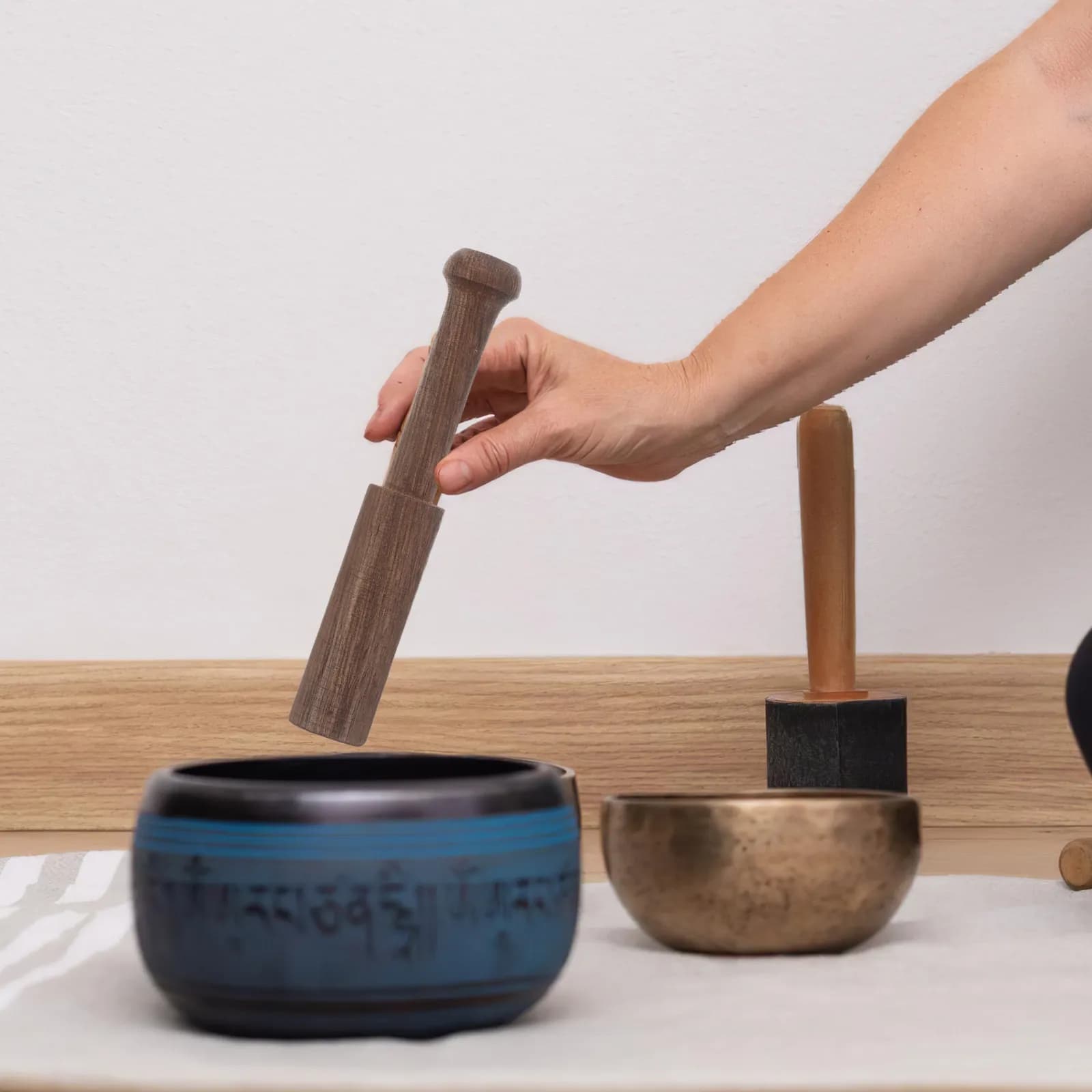 Professional Singing Bowl Mallet Handmade Wood Nepal Sound Bowl Stick for Meditation Sound Therapy Resonant Tone Ergonomic Grip