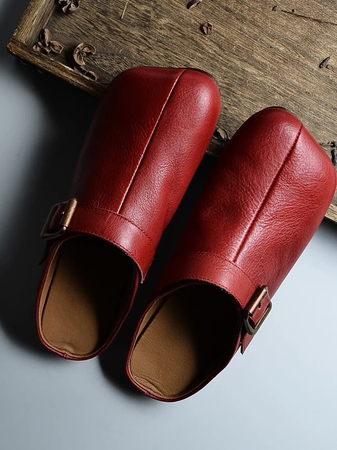 Birkuir Retro Closed Toe Slippers For Women Casual Flat Heel Slides Luxury Outdoor Slippers Genuine Leather Square Toe Shoes