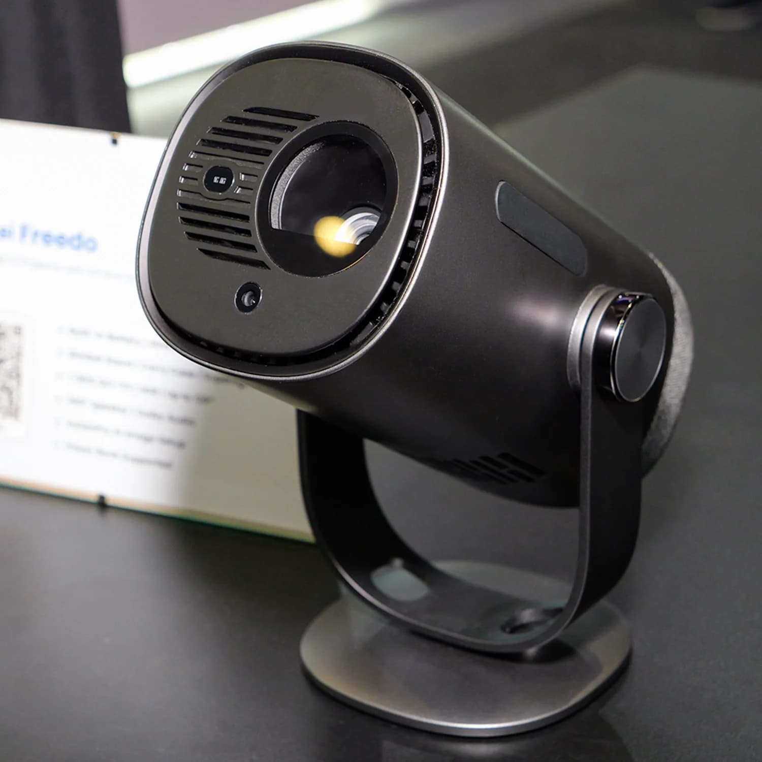 HDR 10 HLG Freedo Reale 450 ISO Lumen 4K Videoproiettore DLP Proiettore cinematografico Mini proiettore portatile 4K 1080P