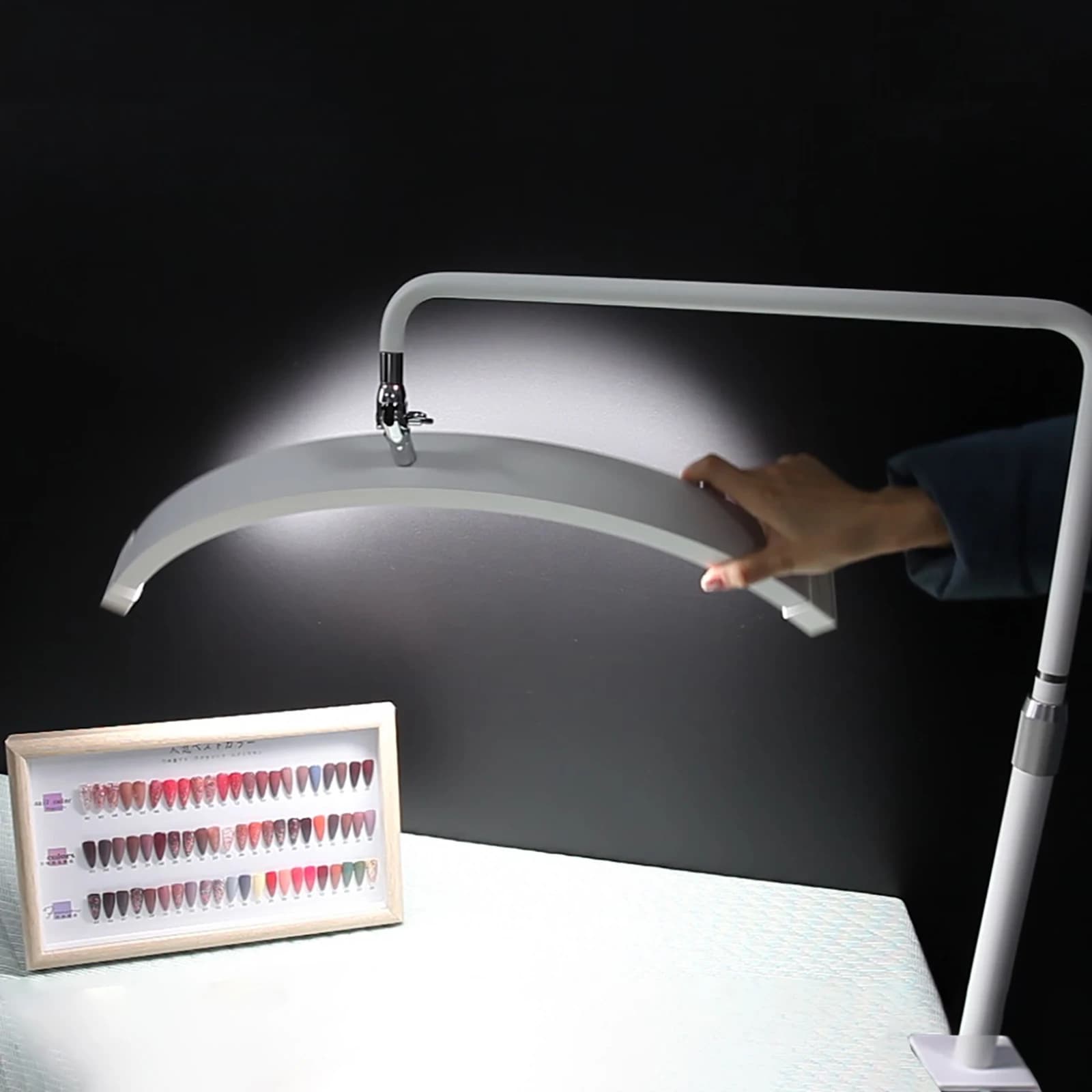 Lampada da scrivania per unghie con clip Illuminazione fotografica multi-angolo Lampada per manicure Lampada da tavolo per manicure Lampada da tavolo a LED lunare