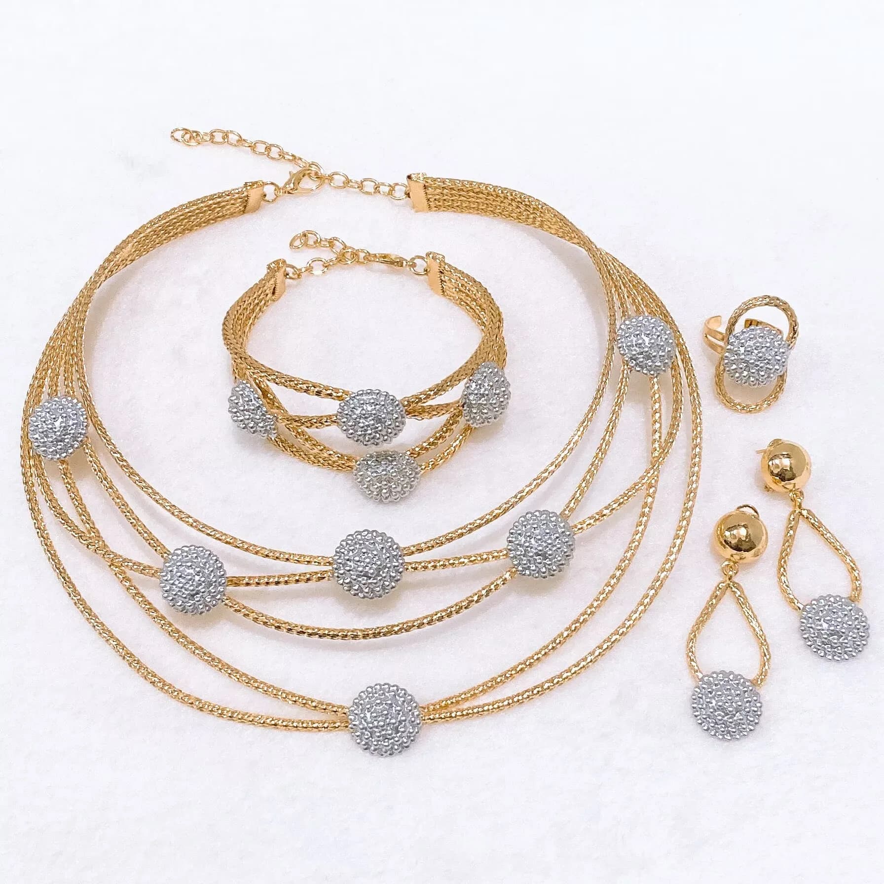 Yulaili Set di gioielli multistrato placcati in oro Collana Bracciale Orecchini Decorazione con sfera di diamanti lucidi Accessorio elegante di moda