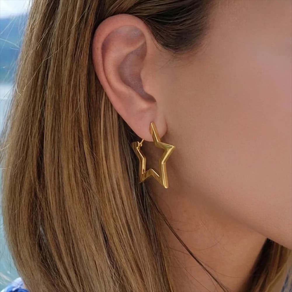 Glossy Gold Plated Copper Hoop Earrings for Women Fashion Hollow Star Statement Earrings Minimalist Jewelry