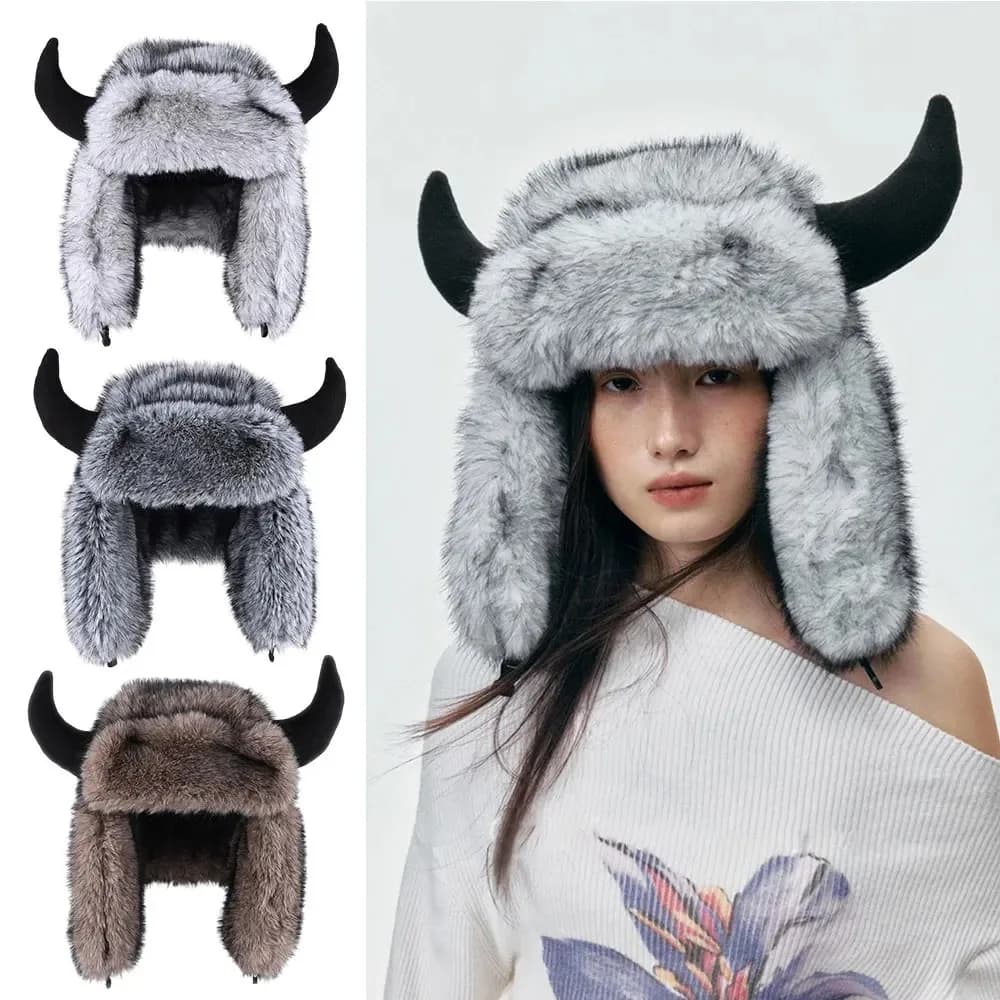 Cappello da Pilota in Corno di Bue e Pelliccia Sintetica per Donna, Berretto Invernale Imbottito e Caldo con Protezione per le Orecchie, Stile Versatile con Decorazione a Testa di Toro