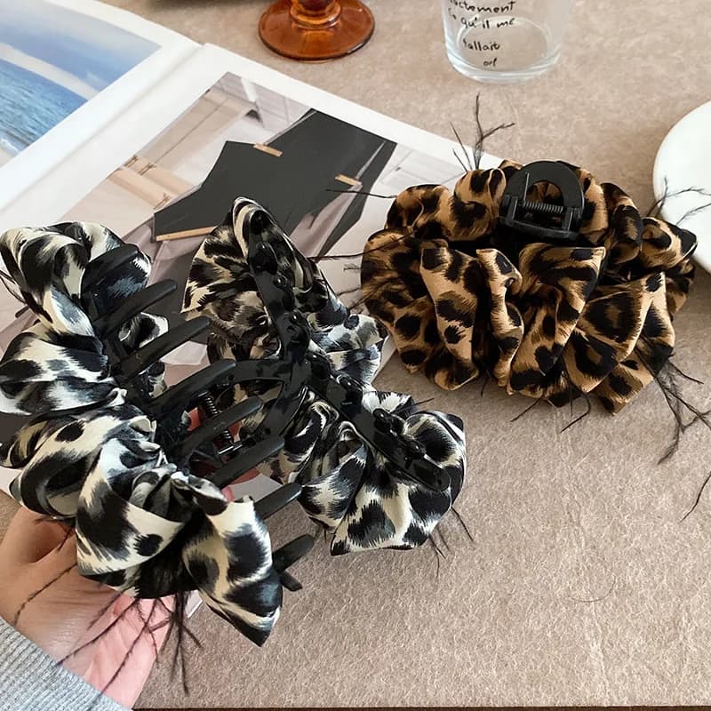 Fermaglio per capelli in tessuto di piume con nastro a bolle di inchiostro in stile cinese Updo per accessorio per capelli con clip di squalo da donna