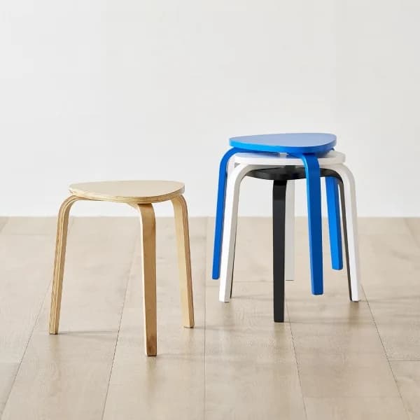 Sgabello triangolare impilabile Sgabello basso a tre gambe in stile nordico Sedia da pranzo rotonda giapponese per la casa
