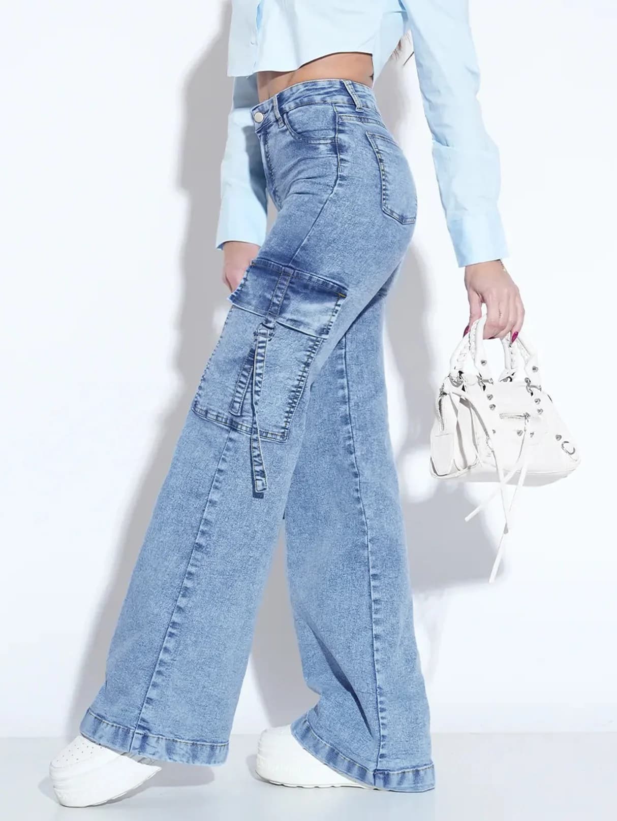 Jeans larghi lavati da donna con tasche multiple: pantaloni in denim eleganti e pratici da indossare tutti i giorni