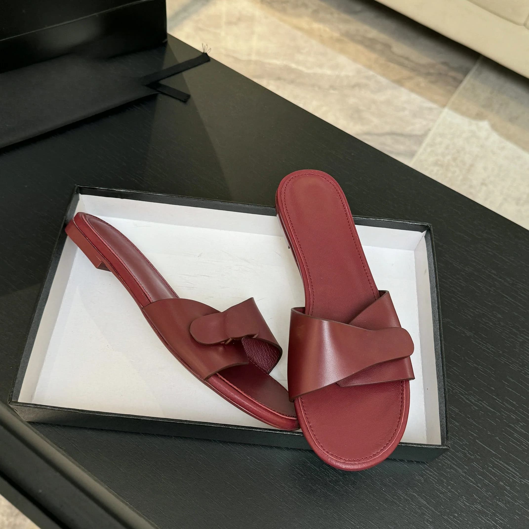 2026 New Arrival Ladies Smooth Genuine Leather Twist Overlap Band Slide Slippers Low Flat Heel Wine Red Open Toe Sandals Daily Party Footwear