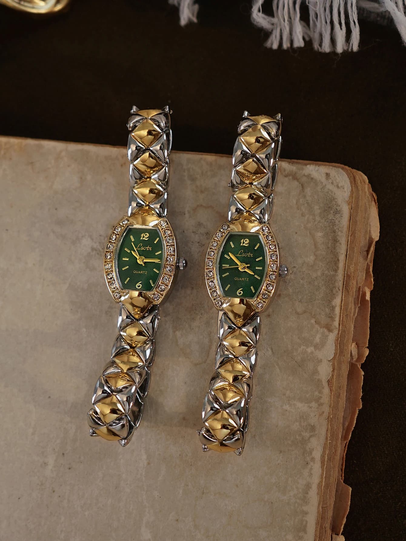1 new quartz women's watch with silver and gold barrel shape, small waterproof women's watch with green dial.