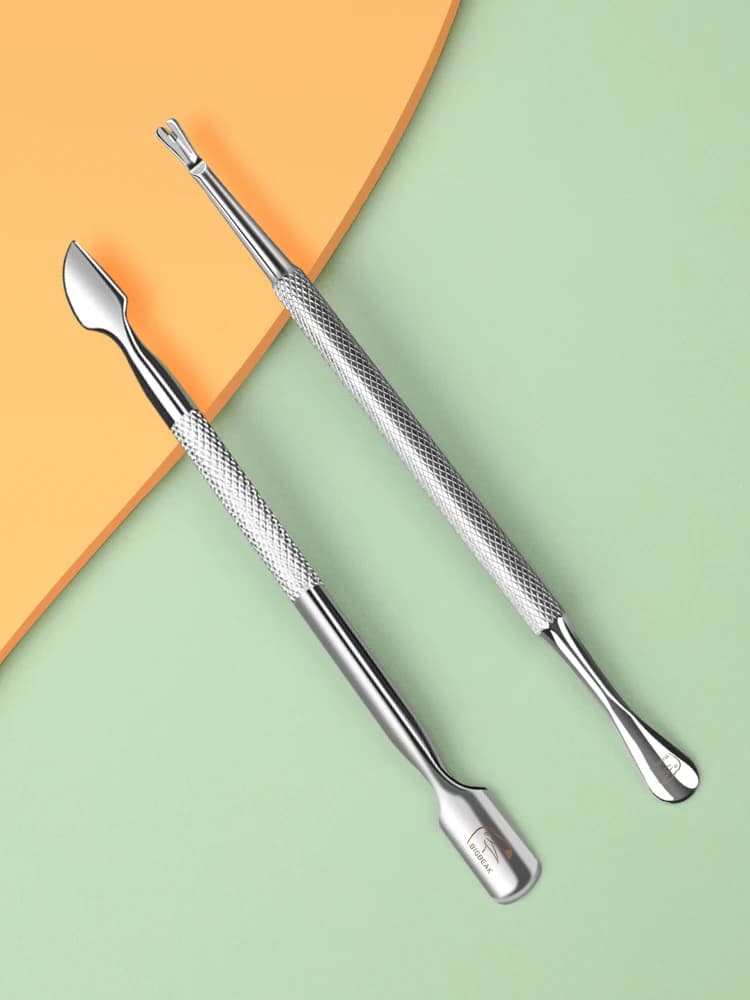 2 in 1 Spingipelle Kit per rimozione smalto per unghie Acciaio inossidabile 2 pezzi Raschietto per cuticole Unghie Strumenti per manicure puliti per le donne