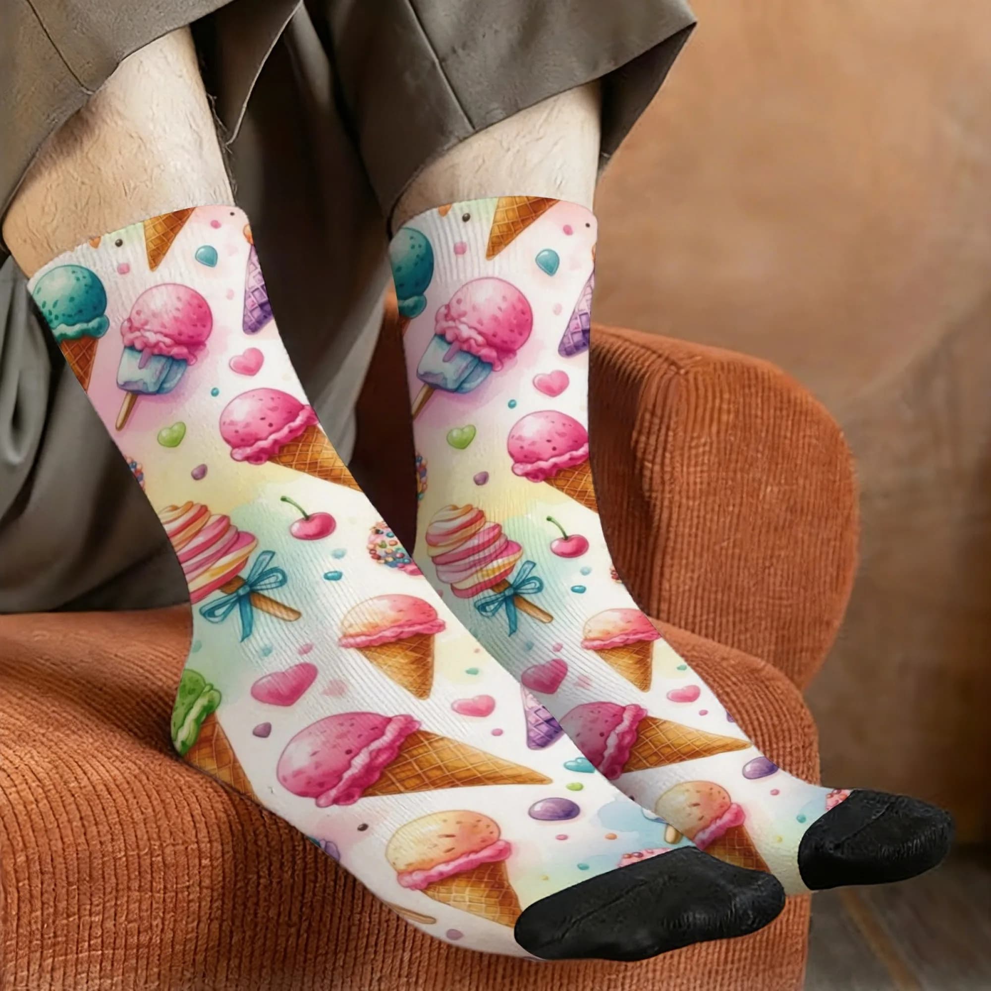 Socks with ice cream and sugar cones print, breathable and comfortable for sports and casual clothing, for all seasons.