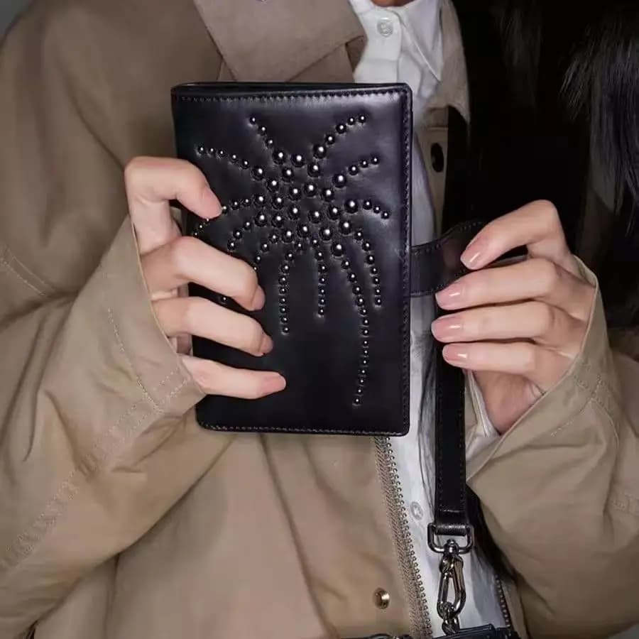 Retro Firework Rivet Passport Wallet for Women, Oil-Wax PU Leather Multi-Slot Card Holder with Coin Zipper, Travel Clutch Purse