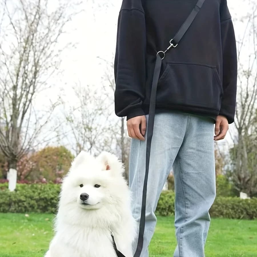 Guinzaglio Multifunzionale per Cani da 2,35m, Guinzaglio per Addestramento a Mani Libere per Cani di Taglia Media e Grande, Essenziale per Passeggiate e Giochi all'Aperto in Giardino