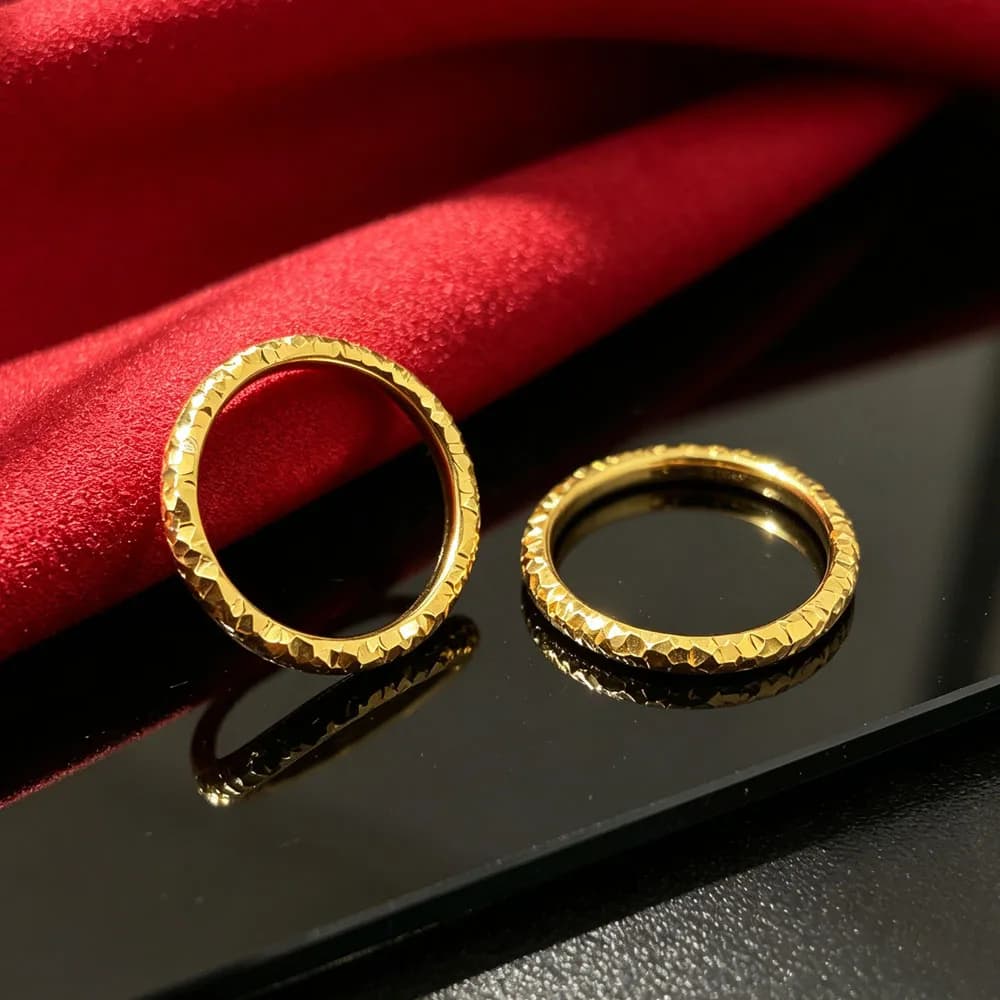 Anello in argento placcato oro K-plated di lusso leggero, adatto alle donne, semplice e versatile, impilabile, anello estremamente sottile da 2 mm.