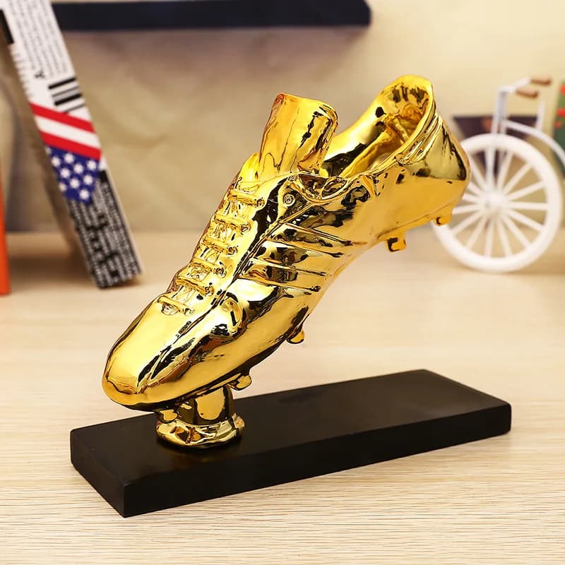 Golden Boot Award Ciondoli in resina Partita di calcio Appassionati di calcio Souvenir Placcatura in oro Scarpa Trofeo Regalo Decorazione per l'home office Modello