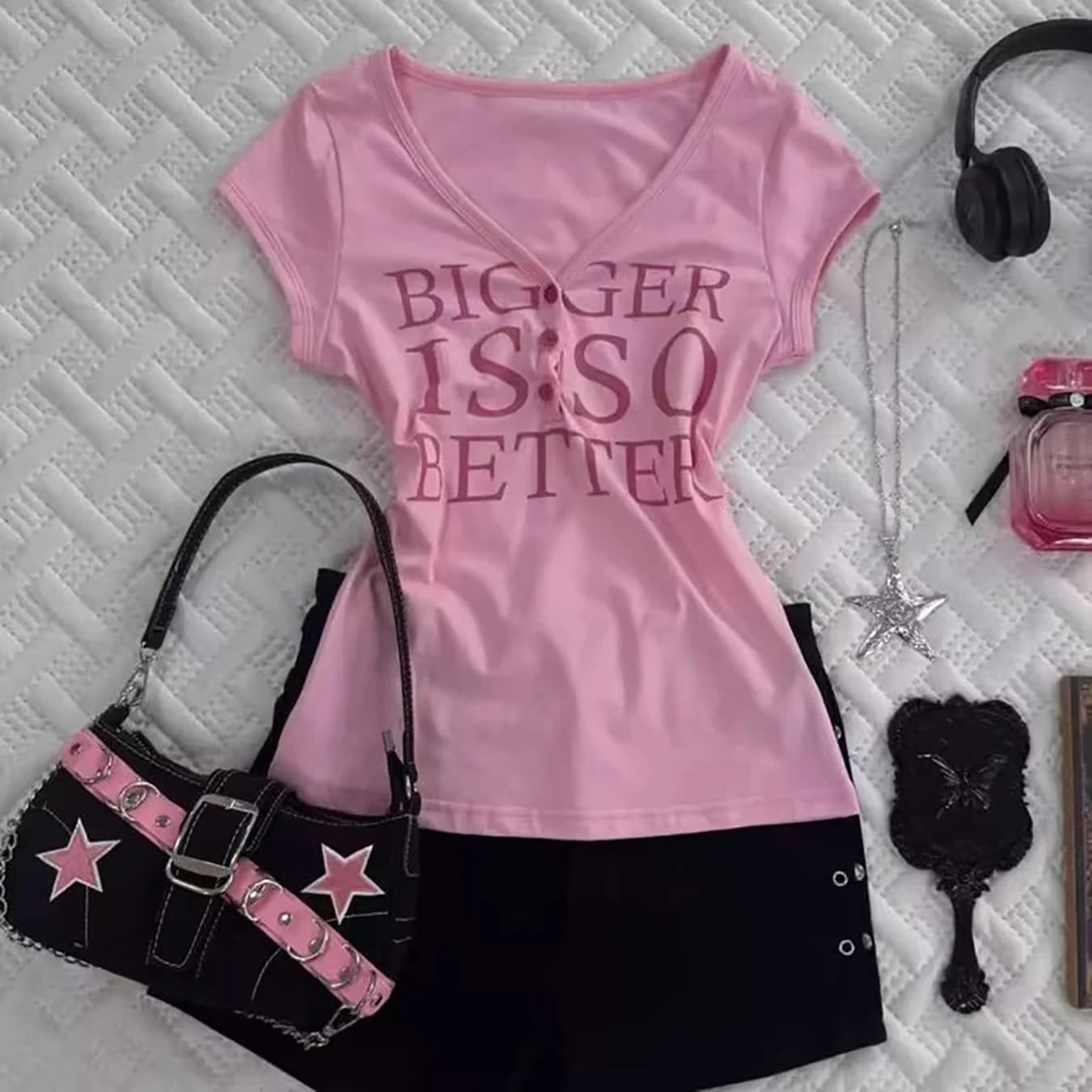 Nuova T-shirt estiva in stile Instagram, casual, sexy, slim fit, con stampa di lettere e scollo a V.