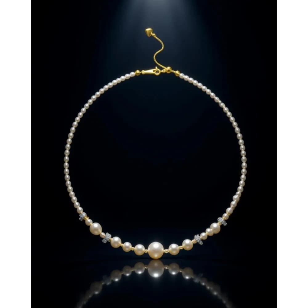 Collana Girocollo con Piccole Perle di Riso d'Acqua Dolce, Placcata in Oro 18K, Chiusura Bolo Regolabile per Donne