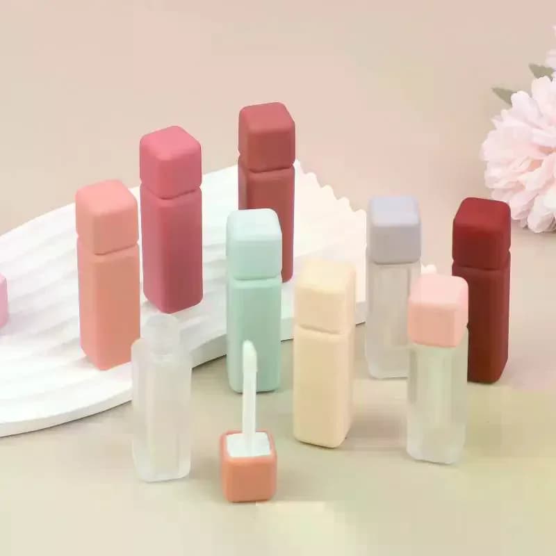 1 Pezzo Tubo Quadrato per Lucidalabbra da 5ml con Pennello, Contenitore Ricaricabile per Rossetto Liquido, Flacone per Balsamo Labbra, Confezione Cosmetica Fai-da-Te