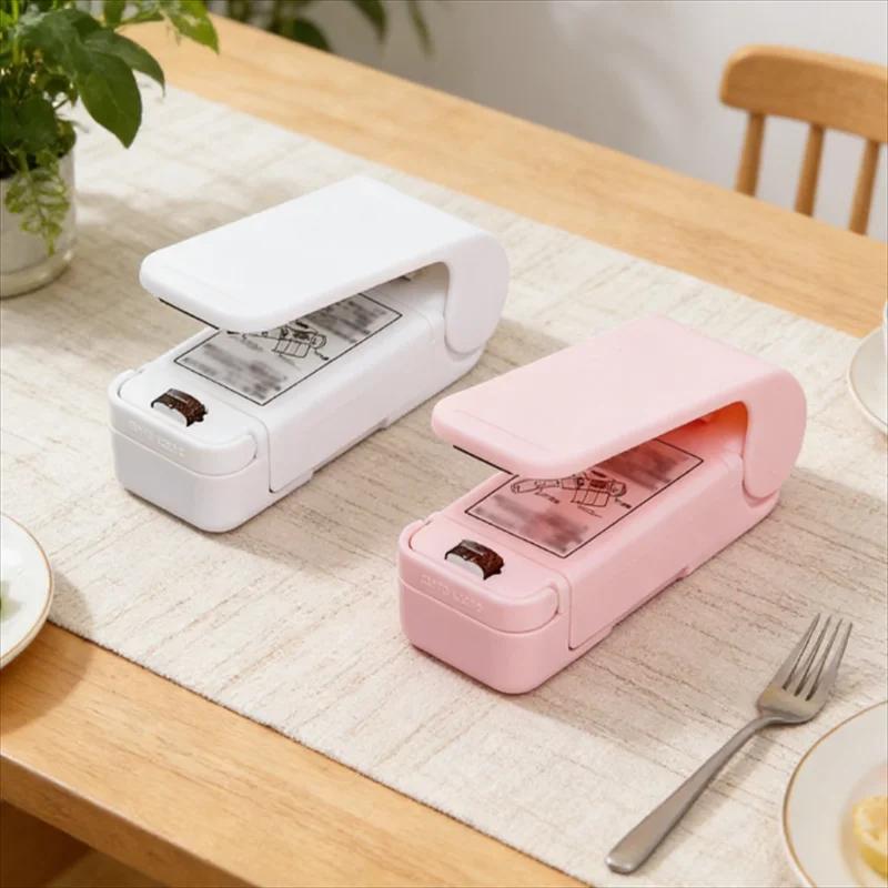 Portable Sealing Machine, Mini Thermal Sealer for Bags, Reusable Closure for Plastic Food Bags, Kitchen Accessories