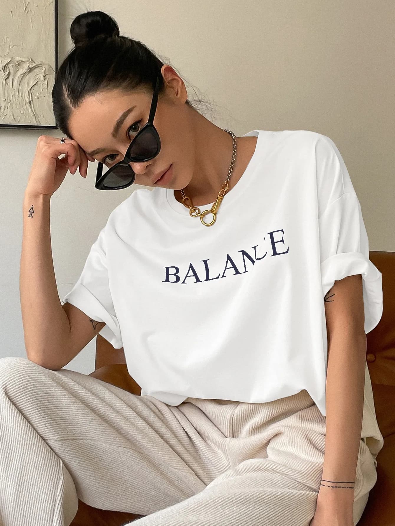 T-shirt casual stampate con lettera di equilibrio T-shirt casual da donna estiva allentata oversize manica corta moda strada T-shirt in cotone 100%