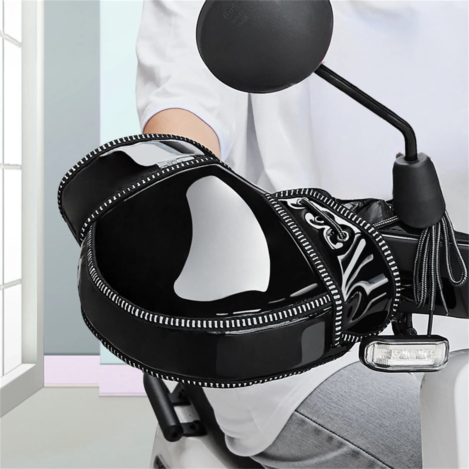 Guanti da ciclismo alla moda Guanti invernali da esterno antivento in peluche ispessito Guanti da moto universali per bici elettriche da bicicletta 1 paio