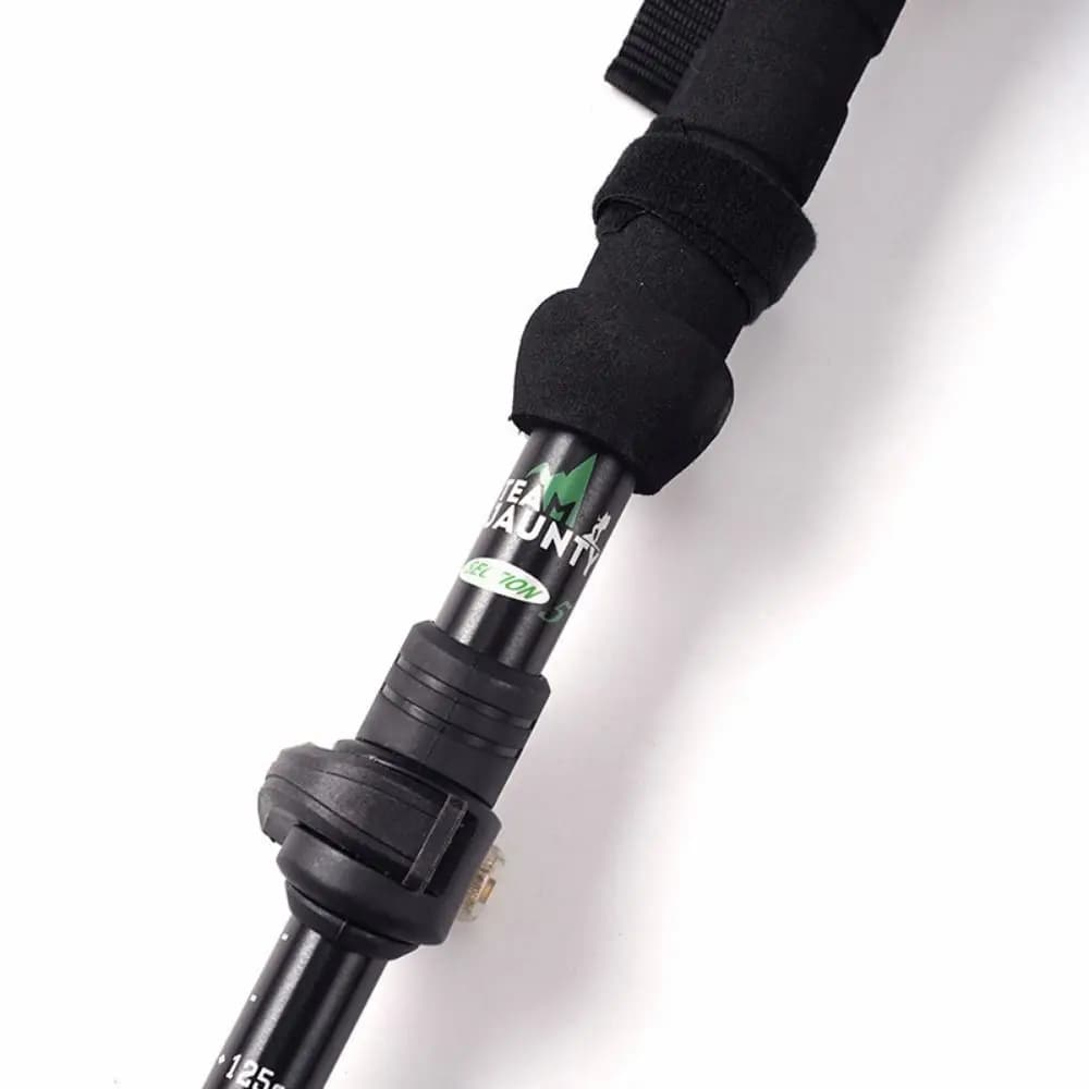 Expandable Aluminum Outdoor Trekking Sticks EVA Walking Sticks 5 Sections Quickly Adjustable Telescopic Locks Personal Climbing Tracks