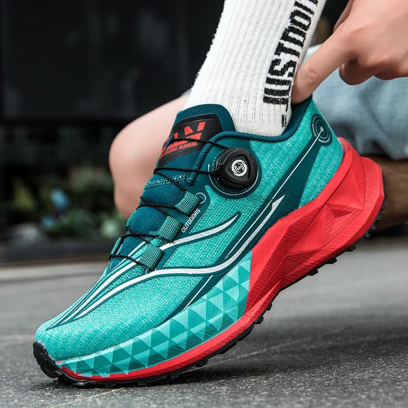 2025 New casual outdoor sports shoes with soft sole with carbon plate with rotating buckle and popcorn sole, men's running shoes 35-44