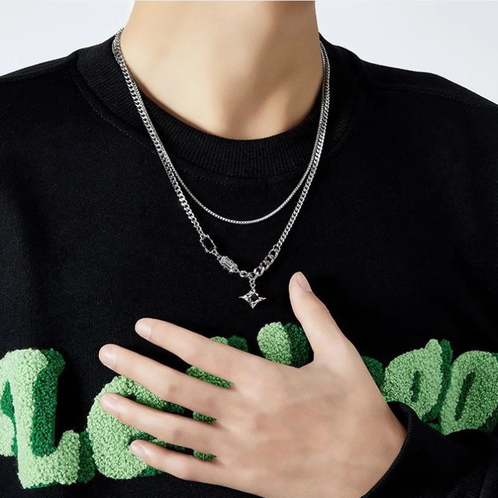 Collana girocollo con ciondolo stella nera per uomo donna Gioielli in acciaio inossidabile Catena a doppio collegamento Collare impilabile Regalo di Natale di compleanno