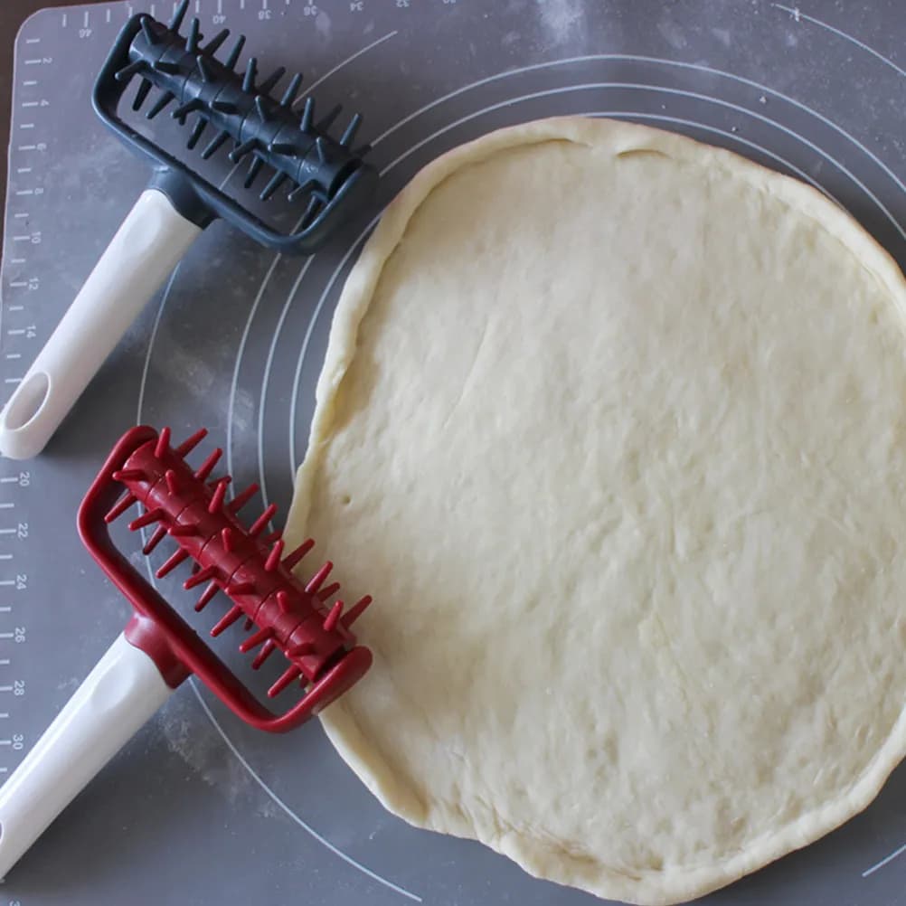 2Pcs Pizza Dough Roller Docker Lightweight Plastic Pastry Needle Wheel for Baking Pizza Tart Dough Baking Tools