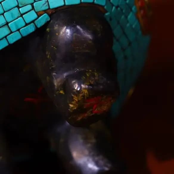 7" Mosaico di gemme di meteorite antico in stile folk nepalese, con perle gZi e testa di bestia in turchese, per bruciatore di incenso a treppiede, per accumulare ricchezza