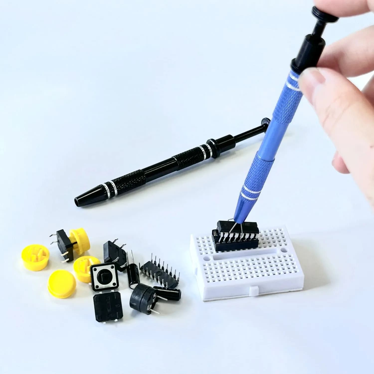 Grabber for Components Electronic Component Four Claws IC BGA Chip Gripper Extractor Screw Collector Pick Up Pen Manual Tool for Jewelry Repair