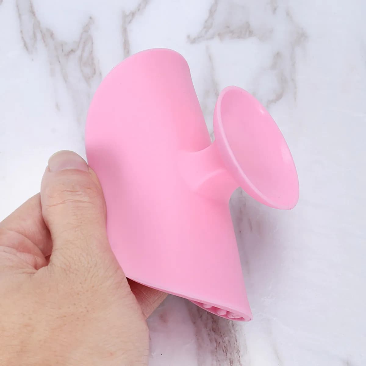 Makeup Brush Cleaning Pad Round Silicone Deep Clean Tool Gentle Scrub Handheld Flexible Hollow Design for All Brushes Pink