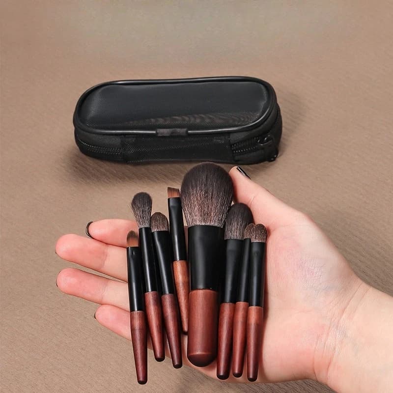 Mini set of portable makeup brushes Tools for makeup umbrella in super soft animal hair All professional face