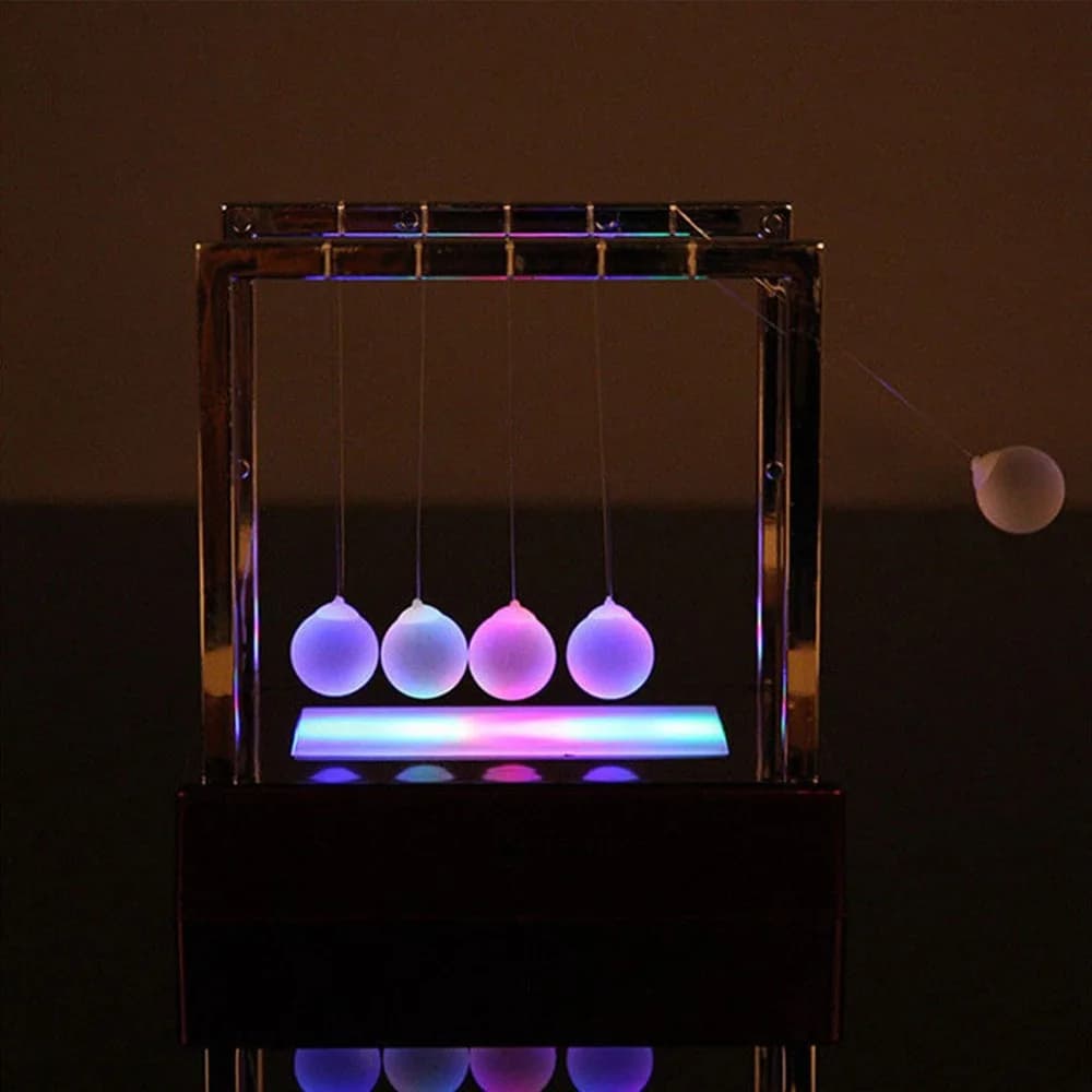 Pendolo da Scrivania con Luce LED Colorata, Design Raffinato, Sfere di Vetro Bilanciate, Pendolo Fisico per Casa e Ufficio
