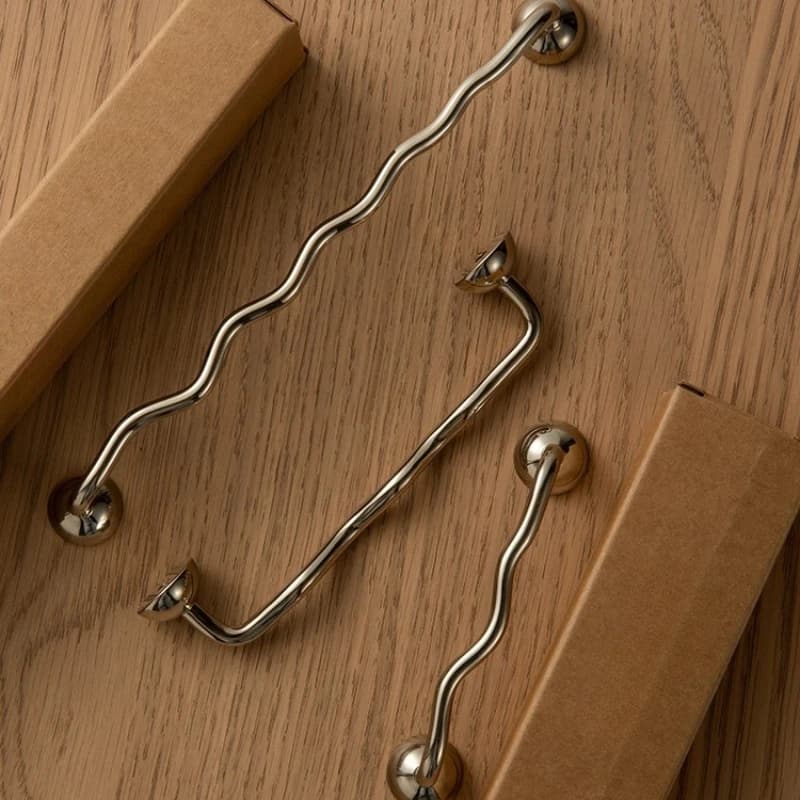 Maniglia per Mobili in Ottone Massiccio Argento Titanio, Stile Nordico Minimalista, Maniglia per Cassetti e Cucina in Argento Lucido
