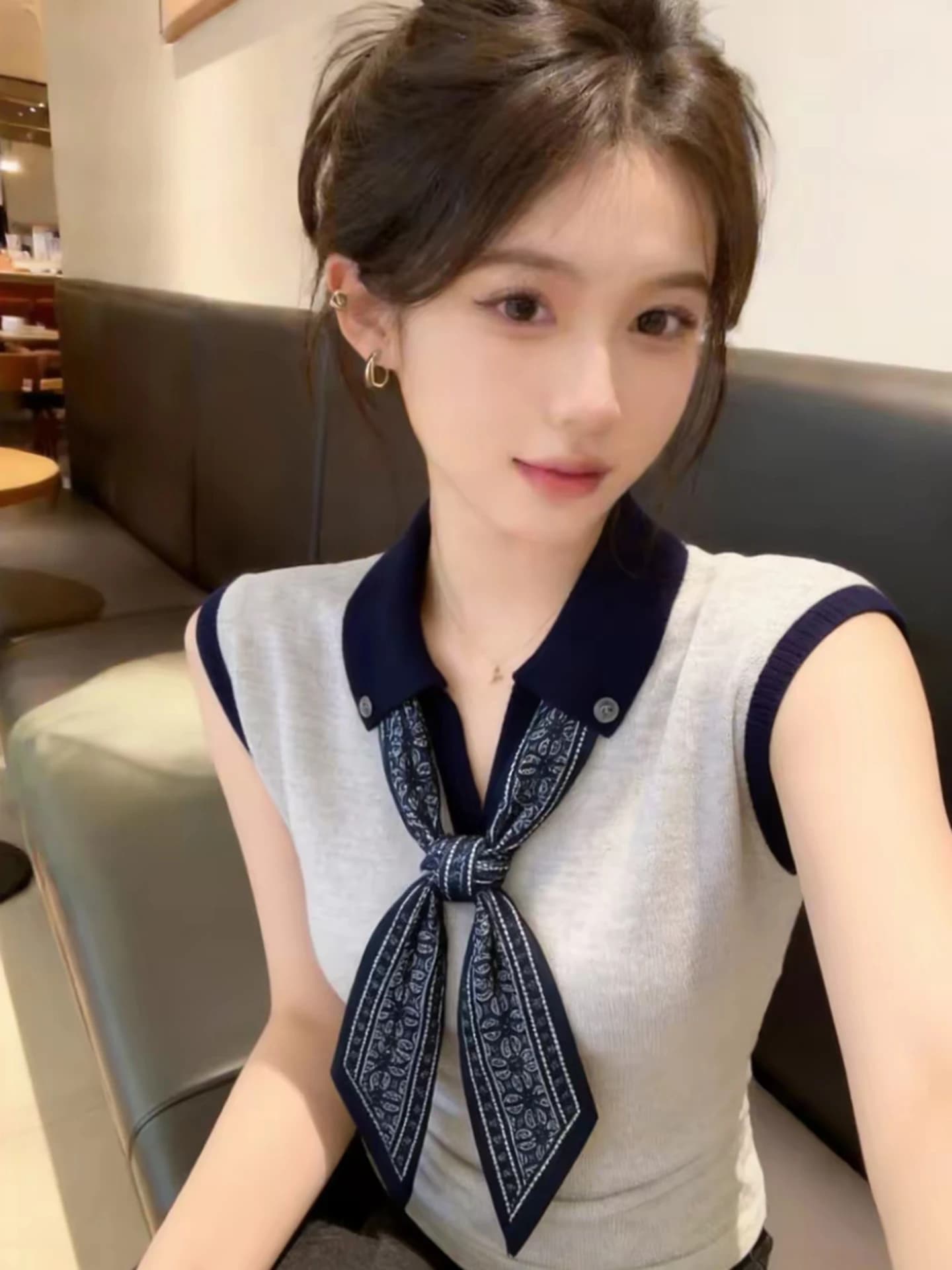 Korean Style Collared Patchwork Silk Scarf Sleeveless Top Women's Design High-End Feel Small Color Collision Slimming T-Shirt...