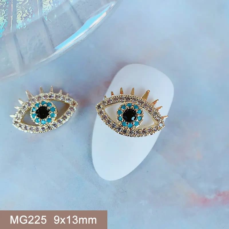 10pcs Luxury Demon devil's Blue Eye zircone cristalli strass Nail Art gioielli decorazioni unghie accessori Charms forniture