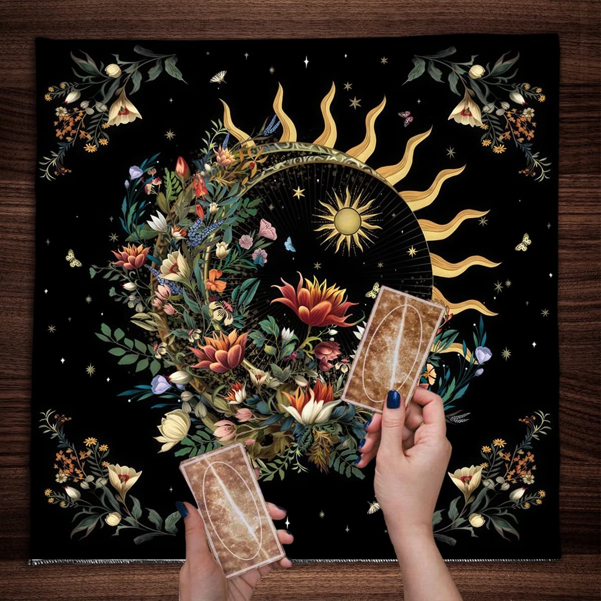Tovaglia floreale dei tarocchi delle piante del sole e della luna Tovaglia dell'altare Wicca Copritavolo dei tarocchi del cielo stellato Decorazione estetica della stanza di casa