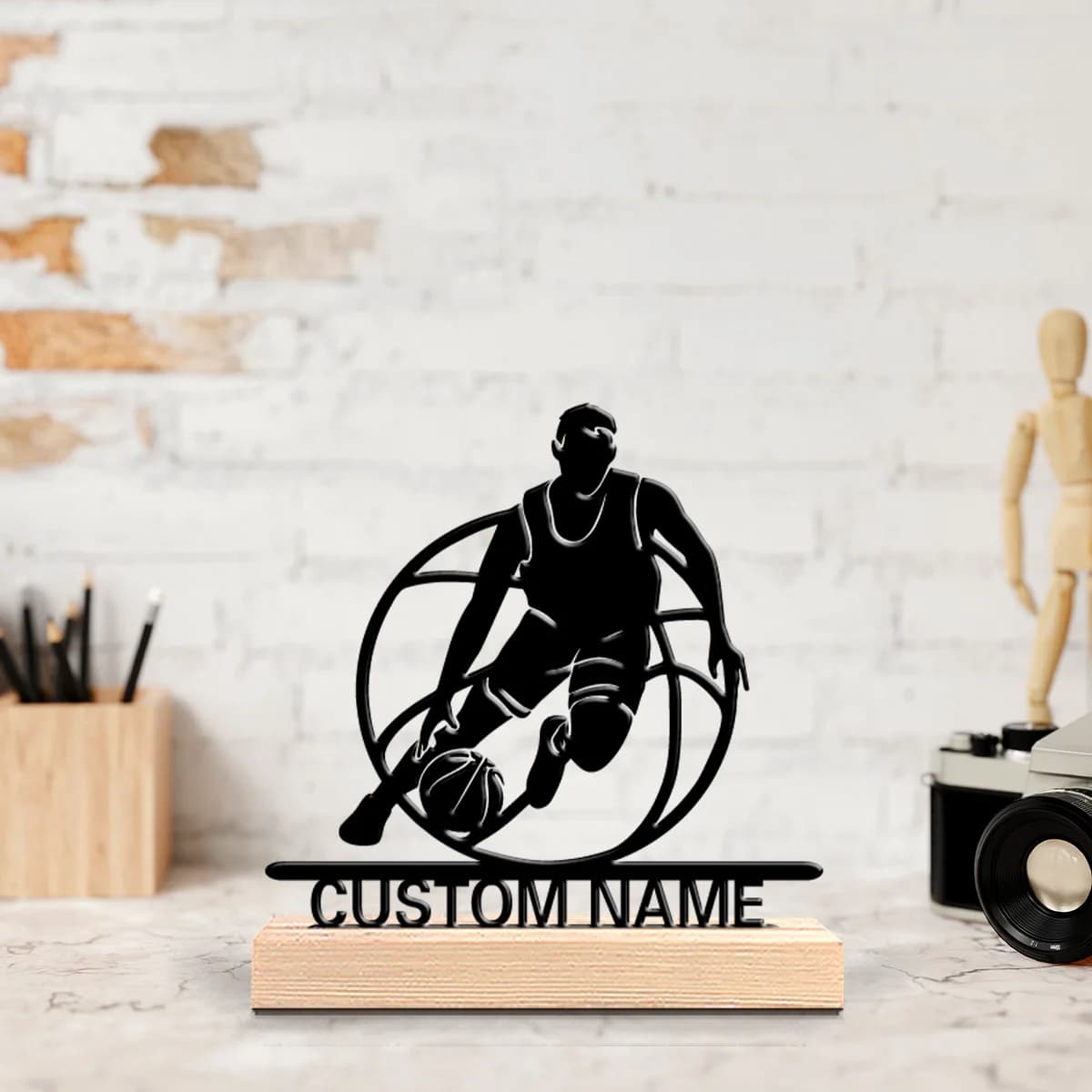 Statua in Metallo Personalizzata di Giocatore di Basket, Decorazione in Metallo e Legno per Camere da Letto, Stanze dei Bambini, Stile Boho