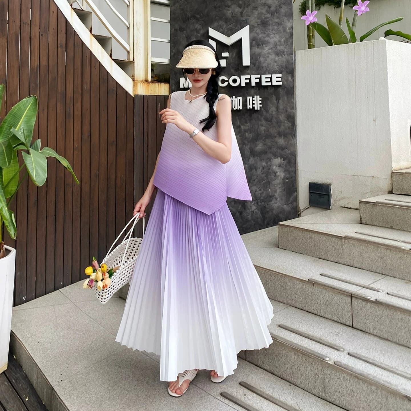 Completo Estivo da Donna Pieghevole a Due Pezzi: T-shirt Senza Maniche Sfumata e Gonna a Vita Alta Casual Elegante