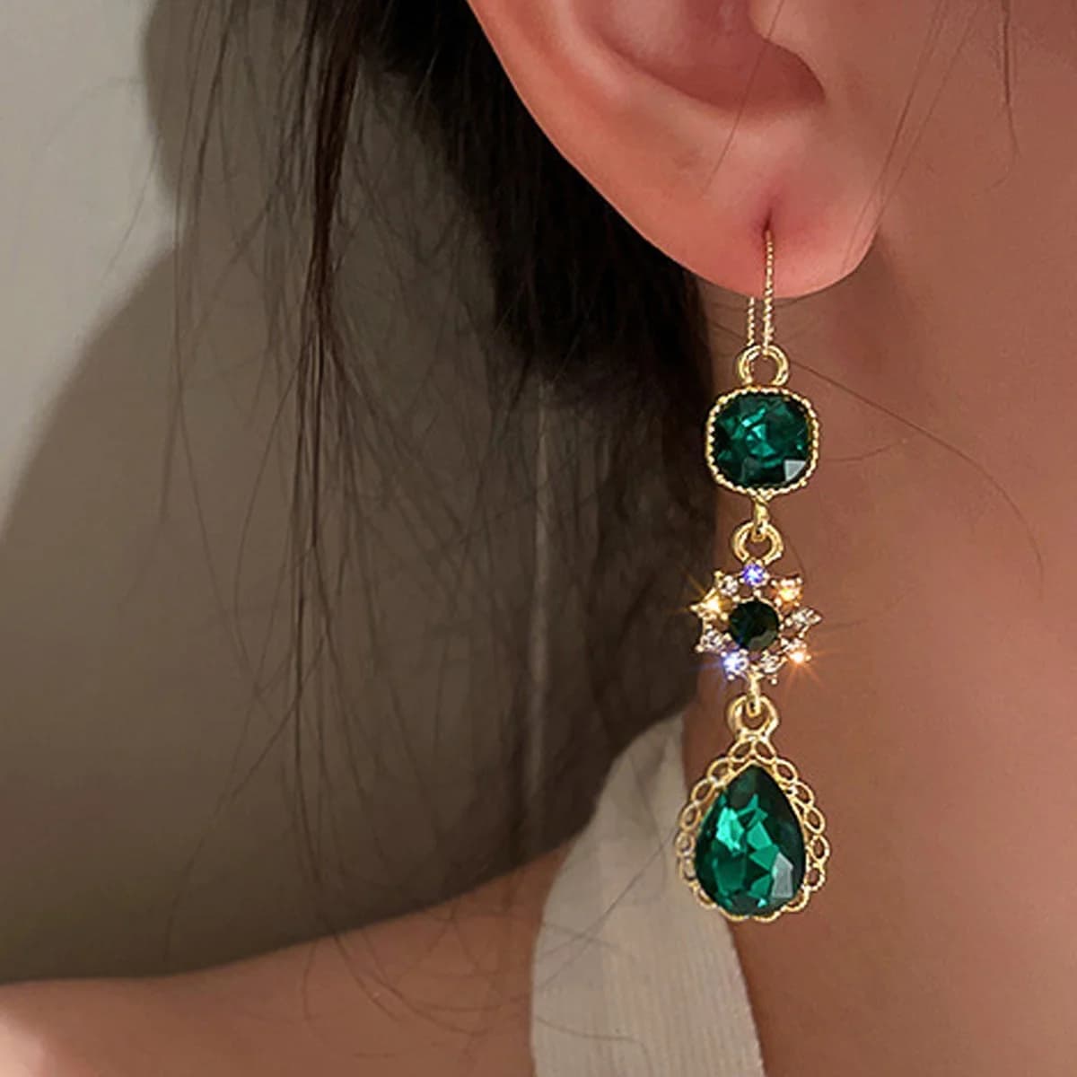 Multi-Layer Emerald Teardrop Crystal Tassel Hook Dangle Earrings Gold Plated Vintage Luxury Banquet Slim Face Women Jewelry