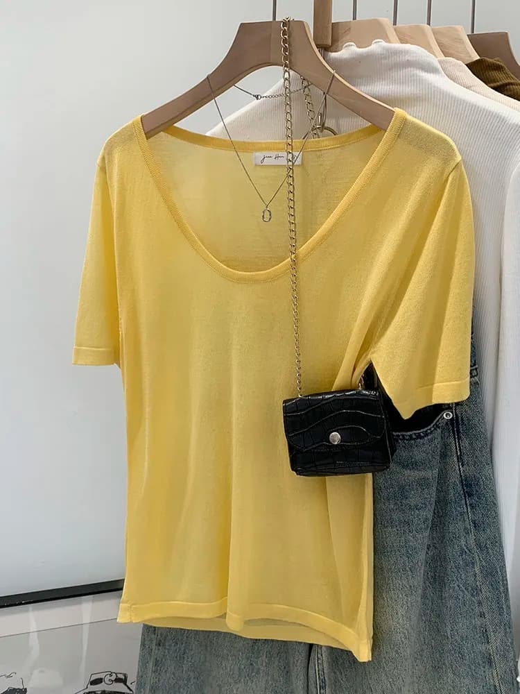Laceel Yellow Loose Short Sleeve V-Neck Women's T-Shirt Summer 2026 New Lazy High-End Feeling Commute Style Top