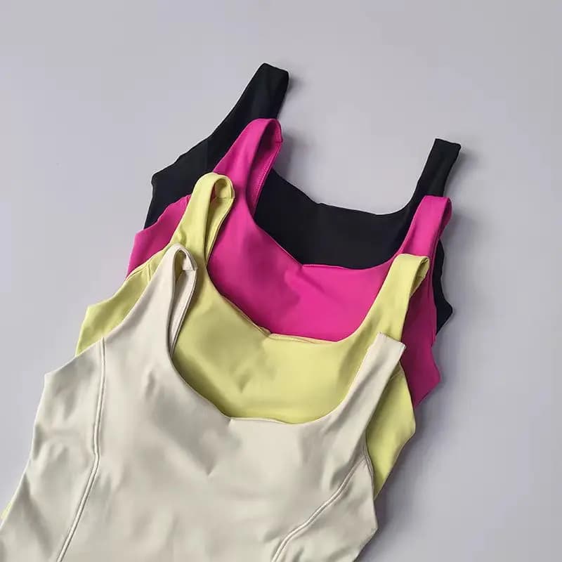 Women's sports bra with slender shoulders and back, anti-shock, push-up, second skin effect, yoga top for gym, training, running and outdoor activities