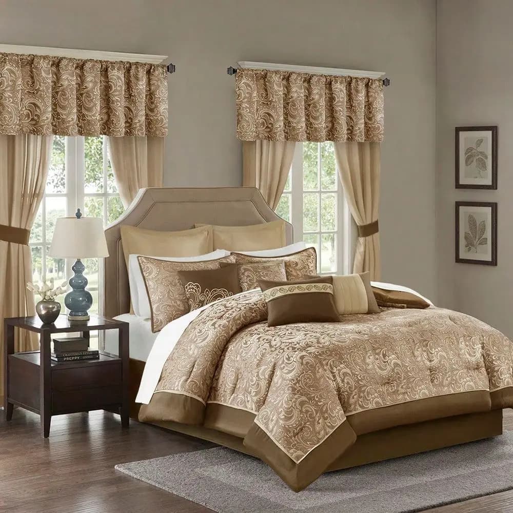 Set di biancheria da letto Heights Elegant 8/24 pezzi, piumino in finta seta con design jacquard paisley, tende abbinate.