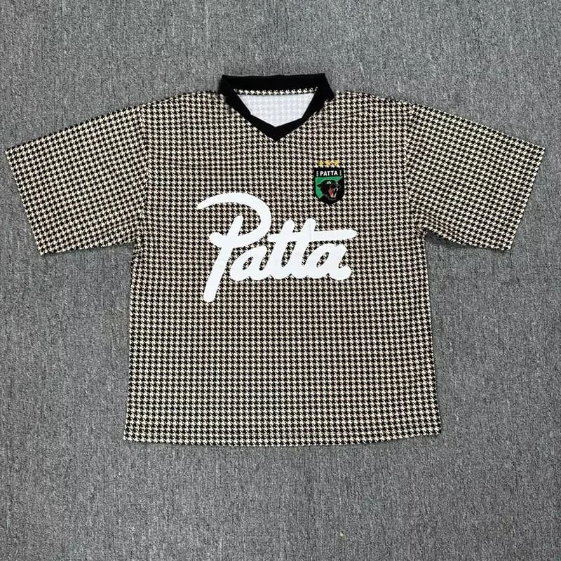 2026 Summer New Top Quality Loose Yellow Houndstooth V-Neck Soccer Suit Football Jersey Badge Patch Patta Men T Shirt