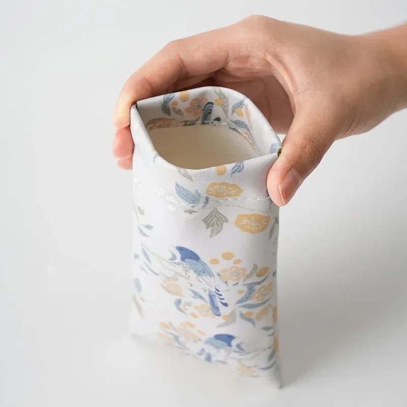 Borsa portaoggetti per cavo dati floreale di 3 dimensioni Chiude automaticamente le borse Borsa portaoggetti per occhiali da sole in PU impermeabile Supporto per cavo USB