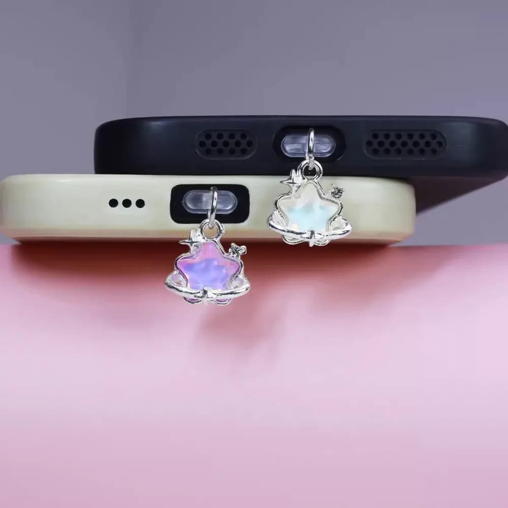 Star Simple Dust Plug Charm Lady Fashion Spina porta di ricarica per iPhone Per AirPods Tappo pendente Tipo C Tappo di protezione antipolvere