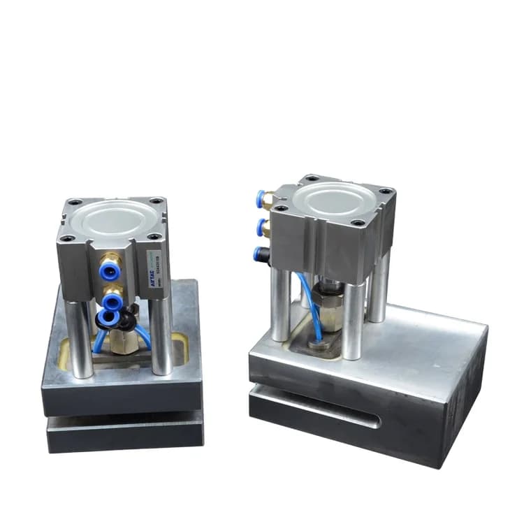 Pneumatic punching machine for paper bags