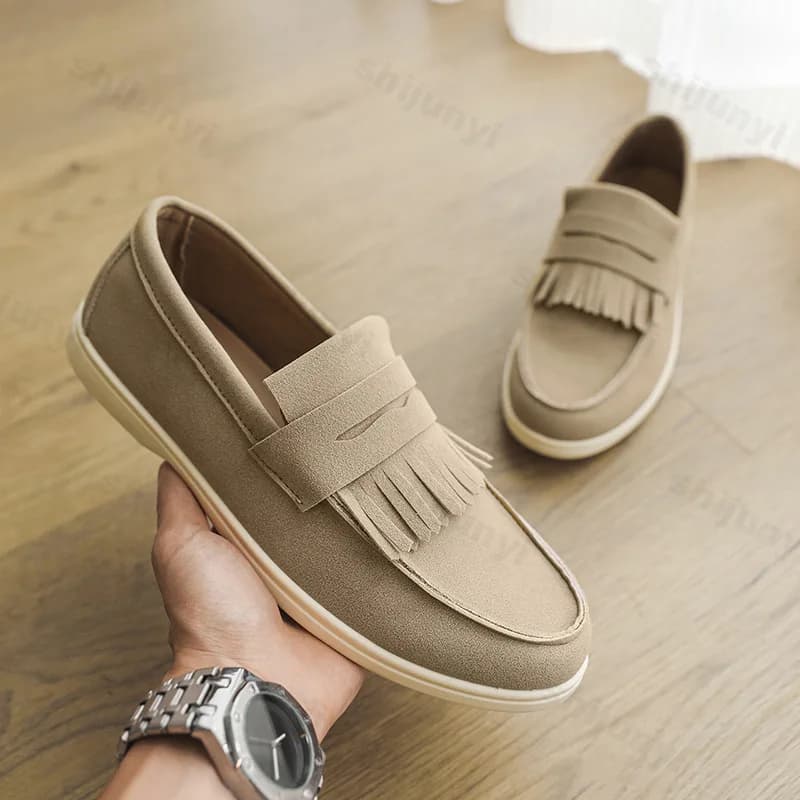 Mocassini piatti da uomo 2025 Nappa piatta in pelle scamosciata smerigliata Comodi mocassini alla moda antiscivolo Scarpe casual da esterno leggere e alla moda